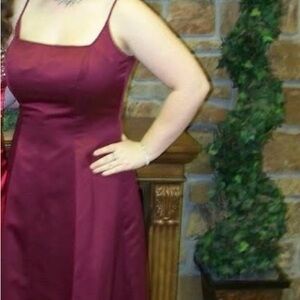 Sleeveless Beaded Trim Prom Dress in Burgundy